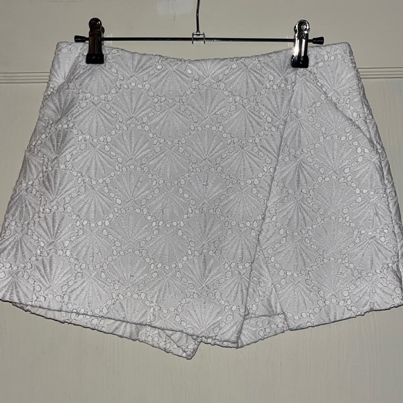 Lilly Pulitzer White Eyelet Skort - Picture 1 of 5